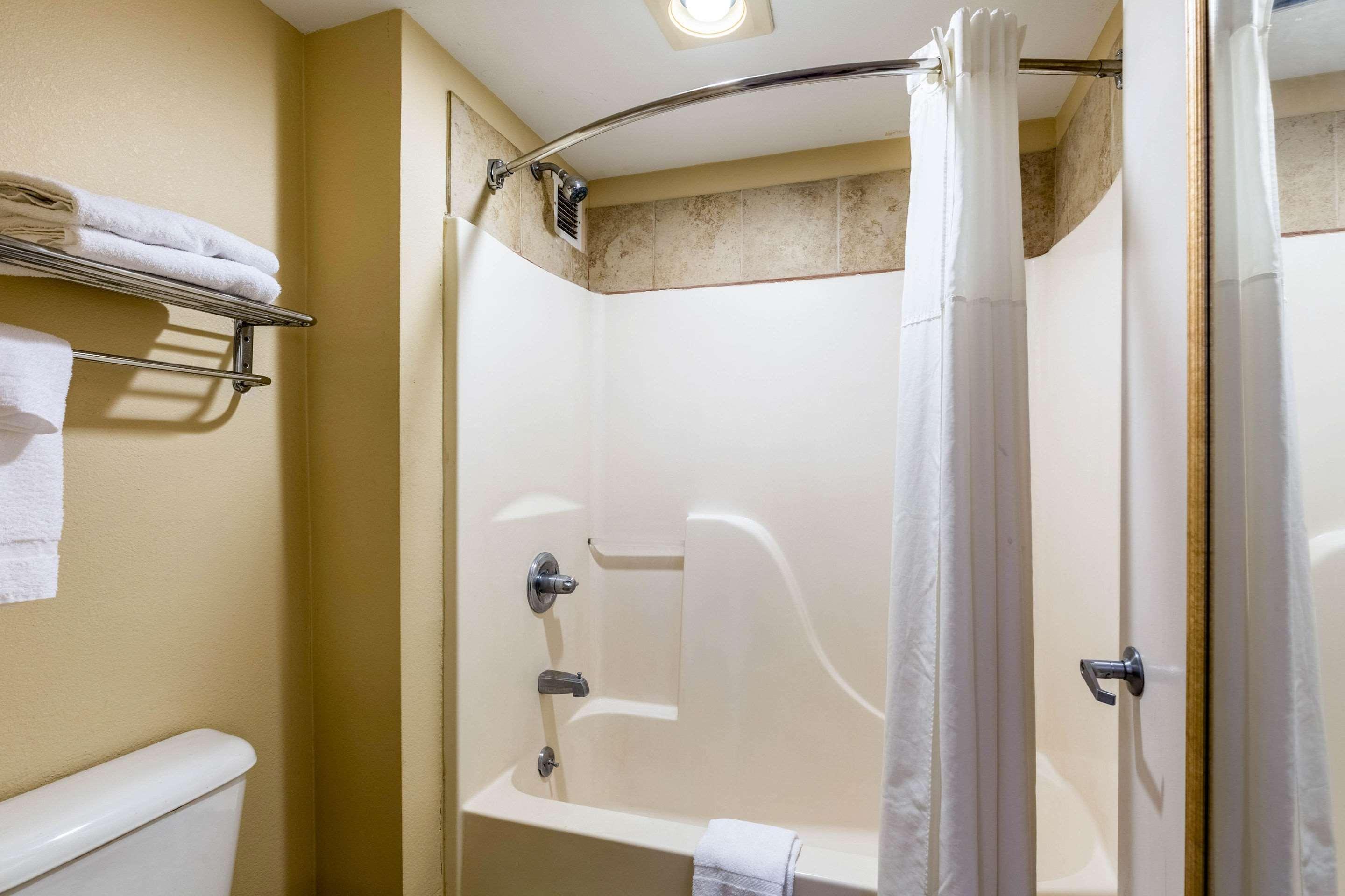 Quality Inn Александрія Екстер'єр фото